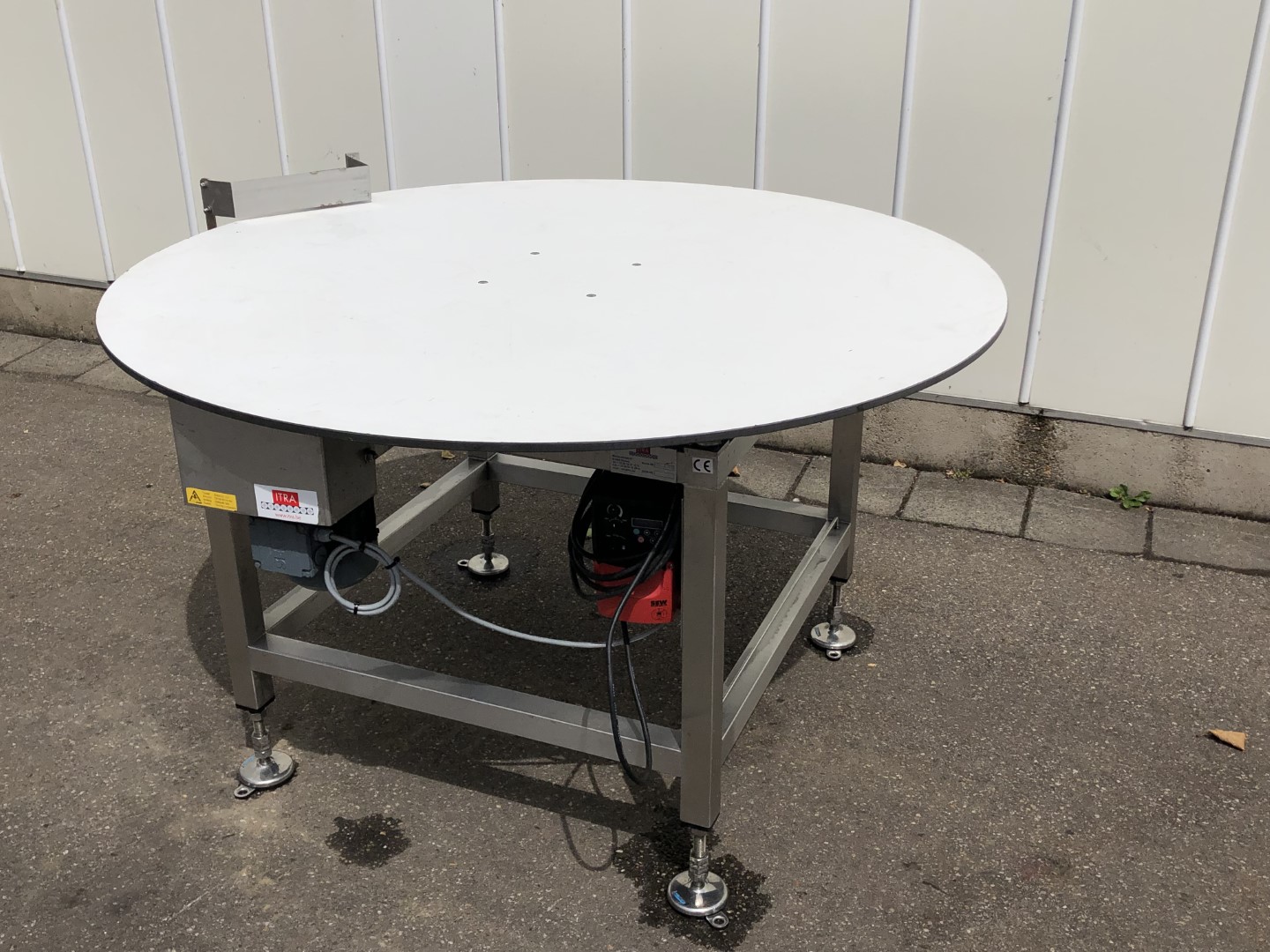 Itra draaitafel 150 cm Ø roestvrij staal met Trespa-blad