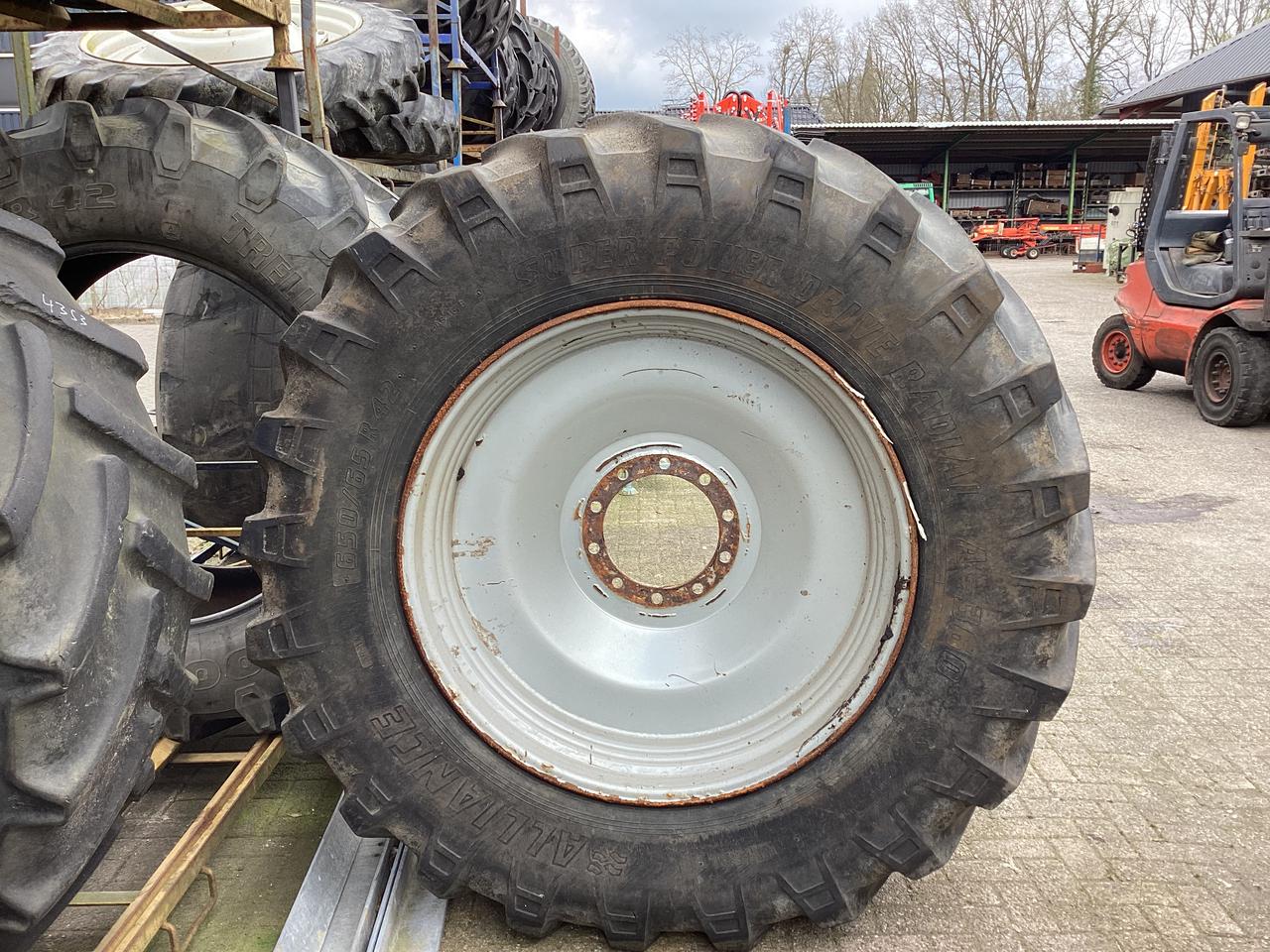 1 stuks 650/65R42 Alliance 10 gts wiel