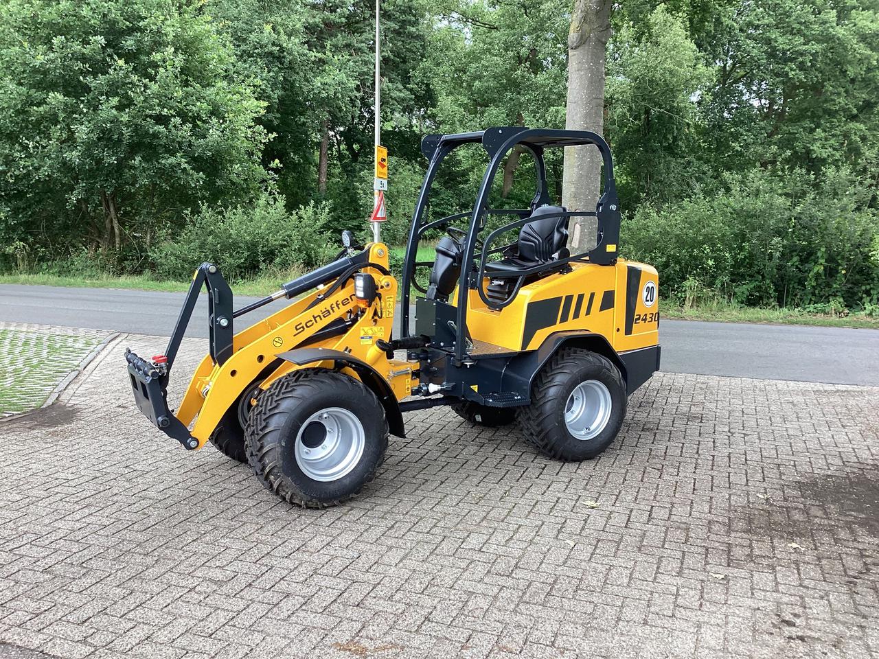 Schaffer 2430-2 wiellader