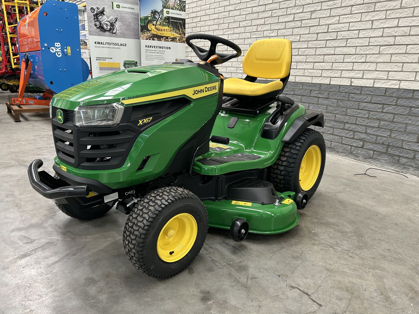 JOHN DEERE X167 ZITMAAIER (ZUI)  #692192
