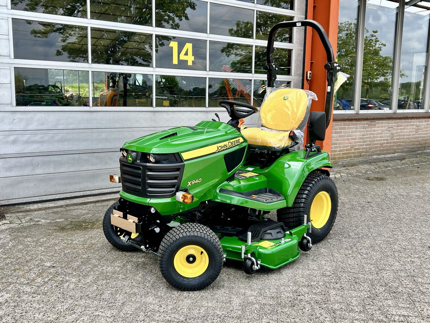 JOHN DEERE X940 COMPACTTREKKER 54" AUTO CONNECT (LIE)  #781638